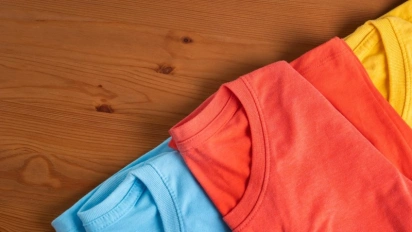 T-shirt in cotone o poliestere? Come scegliere